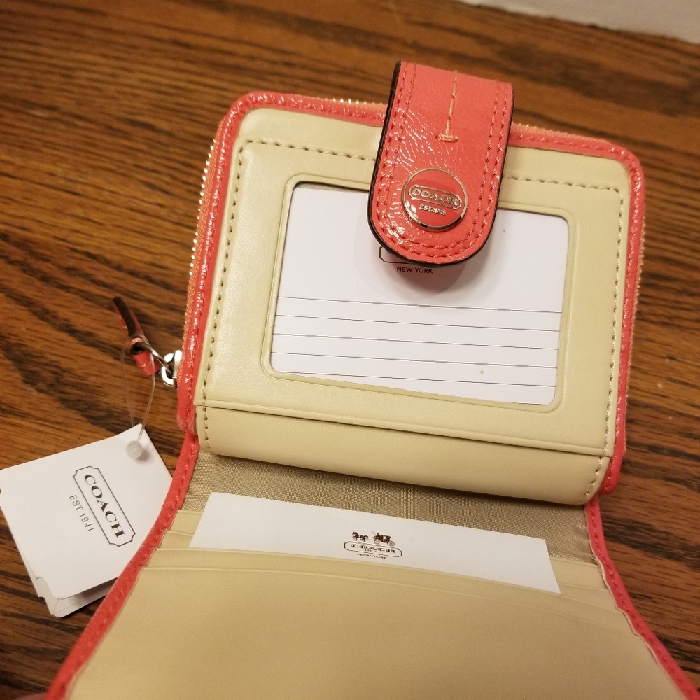 NWT COACH wallet - Picture 5 of 6